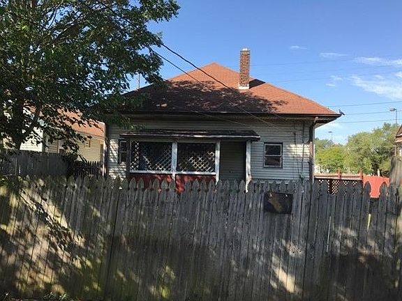 3rd image of 21 S Sherman Dr