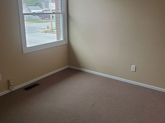 2nd image of 1700 S Spring St