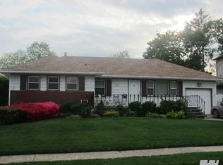 1012 Johnston Ave, Wantagh, NY 11793