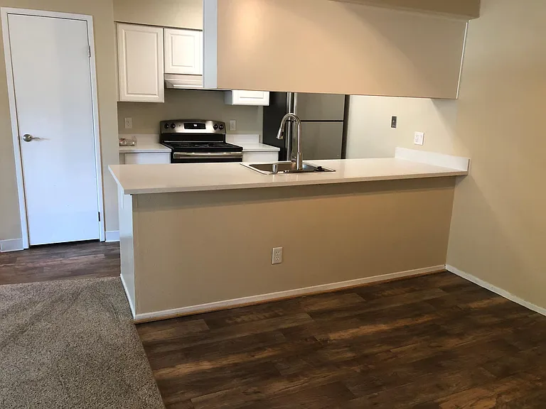 Laurel Oaks — Photo 30