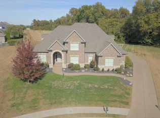 9688 Deerwood Ct, Newburgh, IN 47630