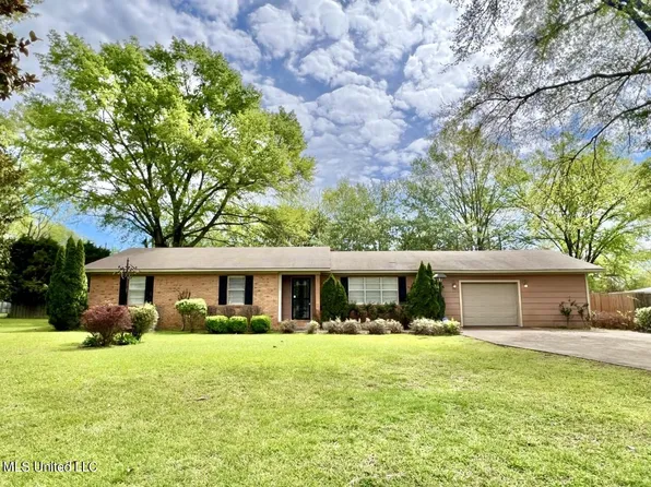 238 Dogwood Ln, Batesville, MS 38606