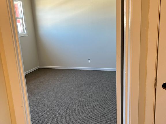 5th image of 401 Pine St #403A