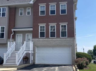 3822 S Lake Dr #44, Saint Francis, WI 53235