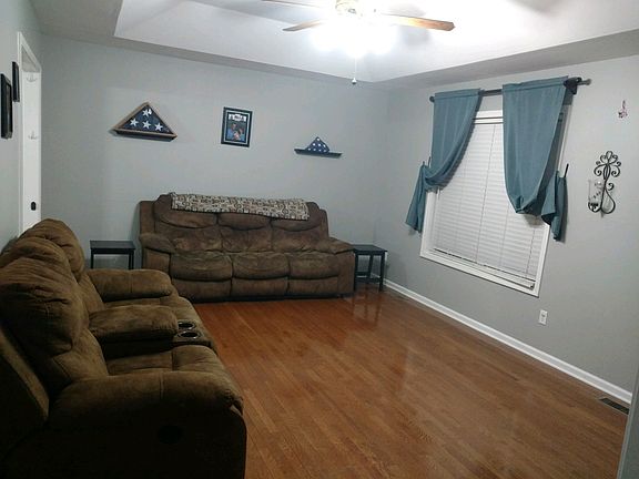 3rd image of 994 Joey Dr