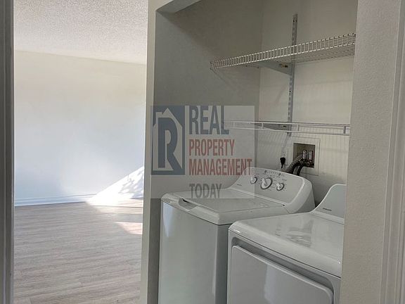5th image of 501 11th St SE #502