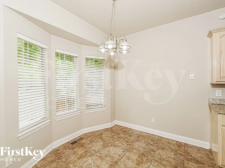 120 Pine Springs Rd — Photo 6