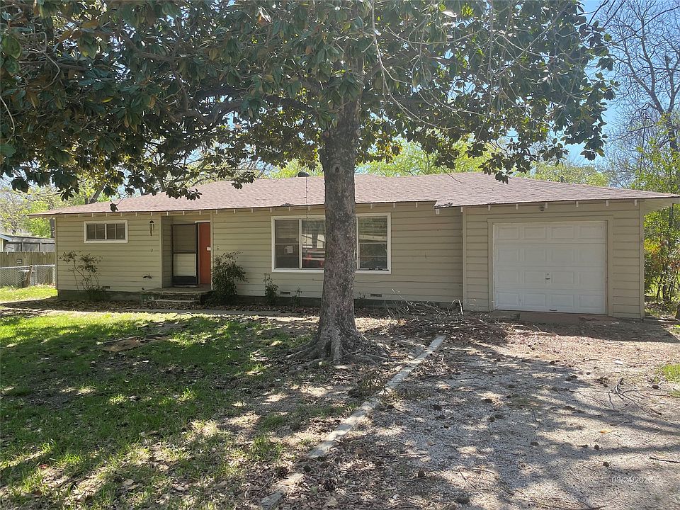 1st image of 1100 Poe St