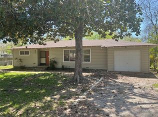 1100 Poe St, Azle, TX 76020