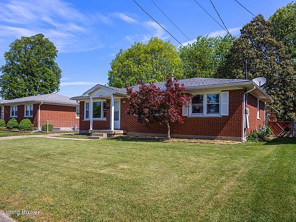3rd image of 2403 Marguerite Dr