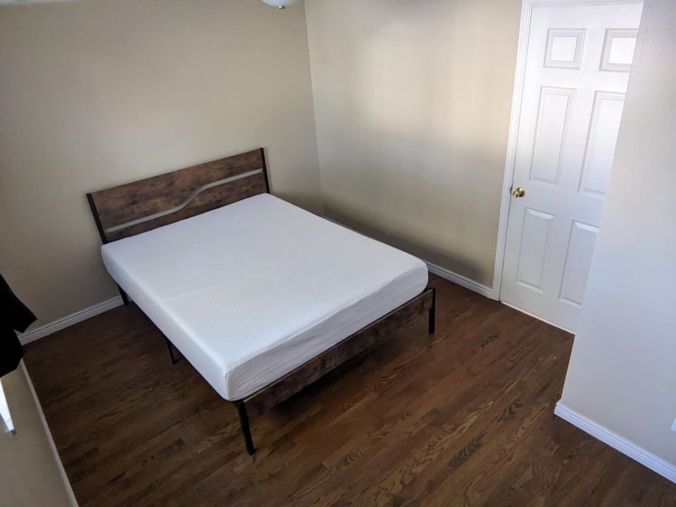 1st image of 807 Hoorne Ave