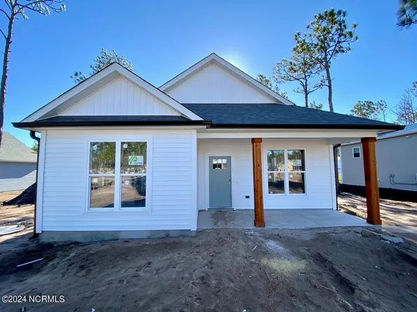 160 Fifty Lakes Drive, Southport, NC 28461