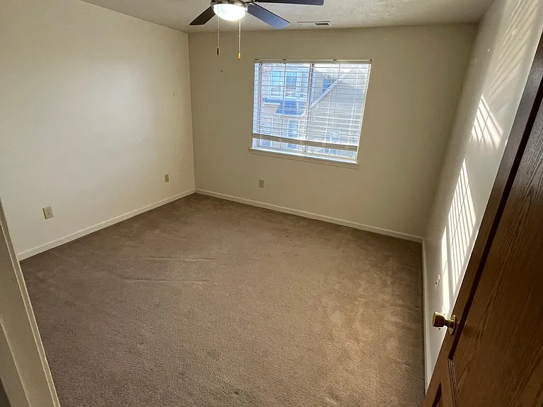 560 California St #2C — Photo 11