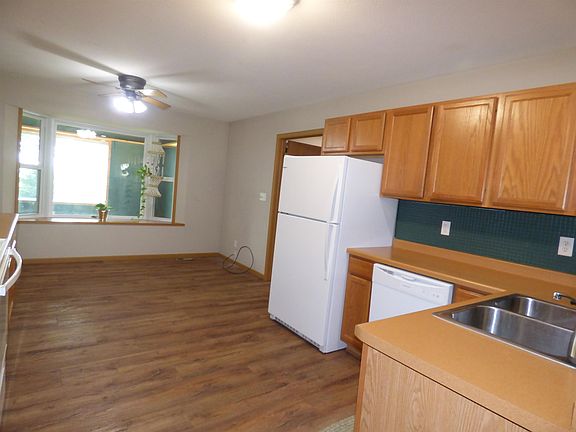 4th image of 729 Meadow Ridge Ln