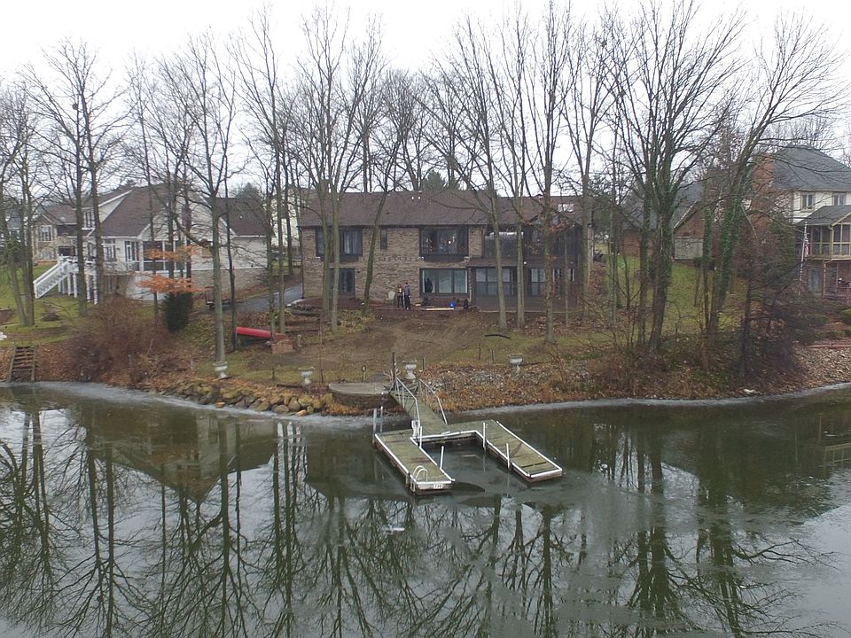 EXPANSIVE LAKE FRONTAGE