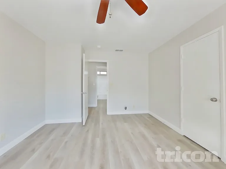 26560 Madison St — Photo 9