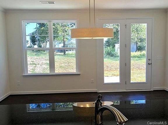 5th image of 1015 Brookdale Ln #430