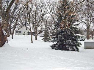1641 Demont Ave E, Maplewood, MN 55109