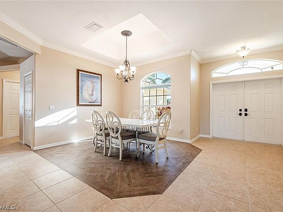 5th image of 824 NW 37th Ave