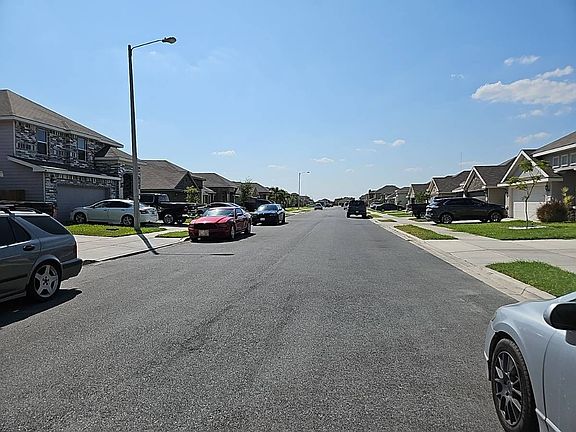 4th image of 602 Choke Canyon St