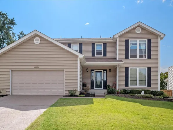 2517 Rain Forest Dr, Ballwin, MO 63011