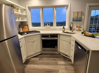 1525 Bay Dr, Shady Side, MD 20764