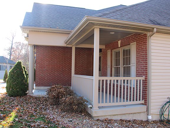 3rd image of 320 Country Villa Ln