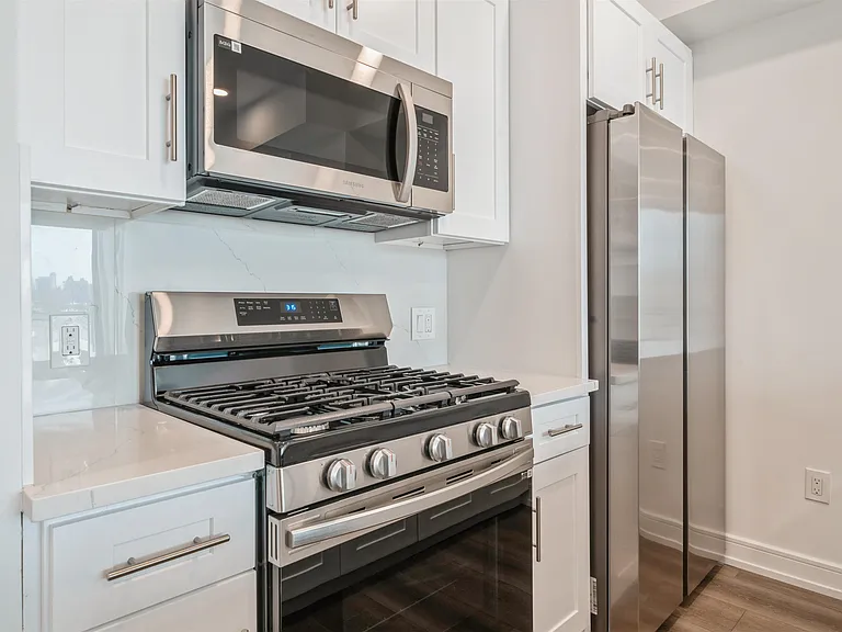 32 Jones St #102 — Photo 12