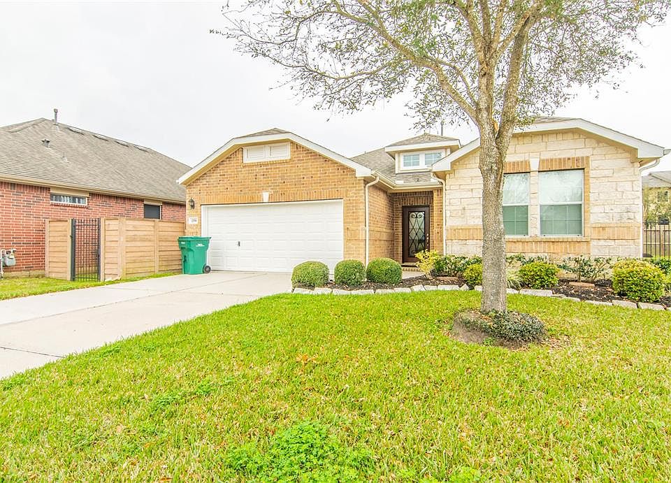 1st image of 2551 Blue Heron Cir