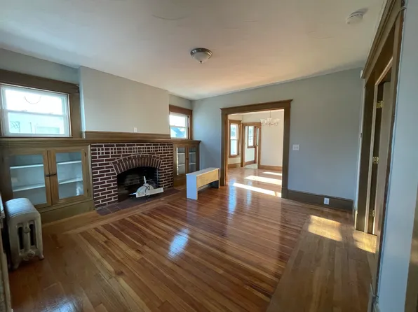 1685-1687 Northampton St #1685, Holyoke, MA 01040