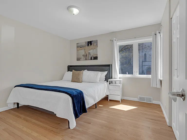 1100 Edmer Ave — Photo 7