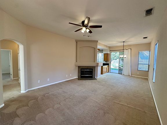 3rd image of 1728 Evergreen Dr