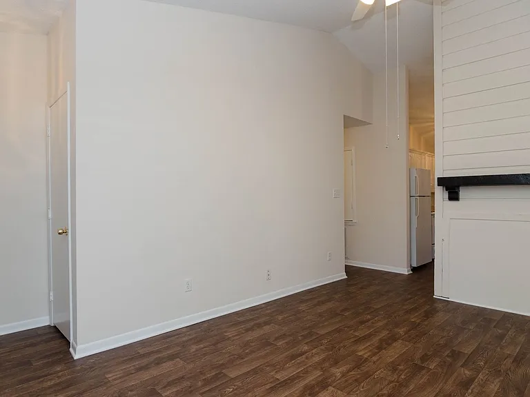 4102 Bear Ct — Photo 3