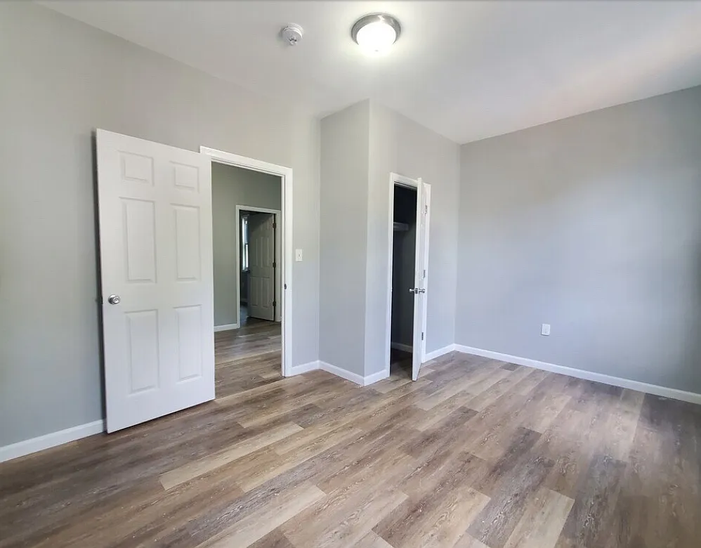 2 bed, $2,000 — Photo 4