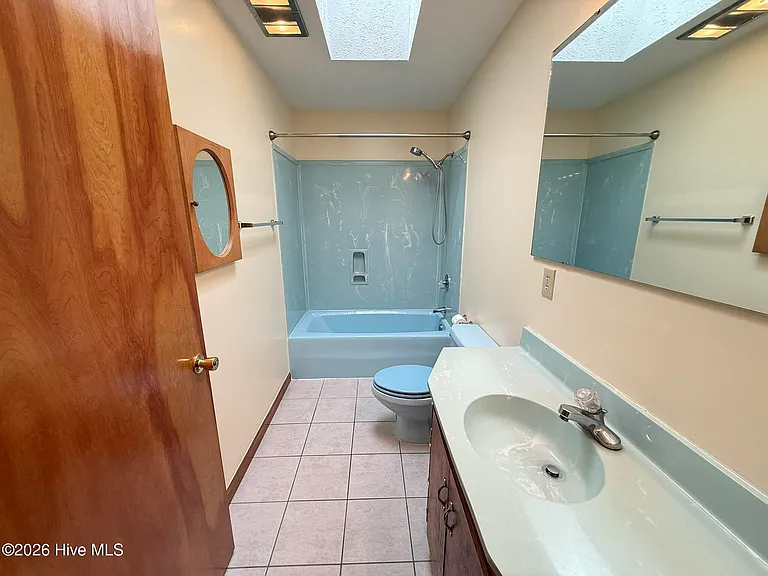 315 W Craven Ave — Photo 19