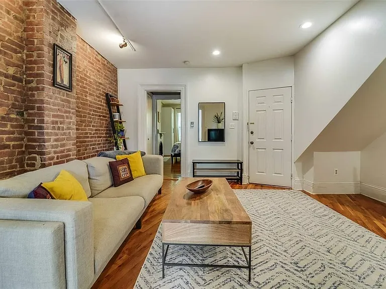 138 Garden St — Photo 4