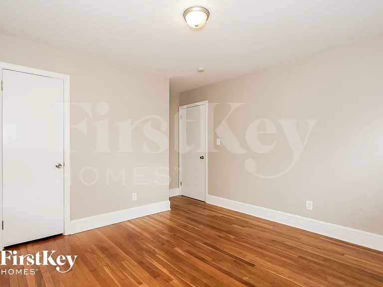 1421 Waddell St — Photo 12