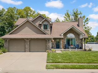 2384 Fairfax Dr, Columbus, IN 47203