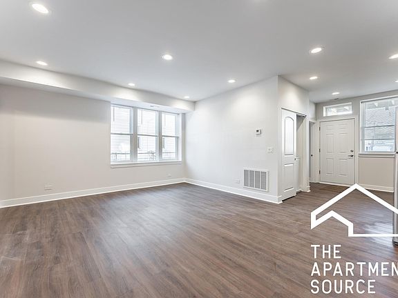 3rd image of 4356 N Troy St #1