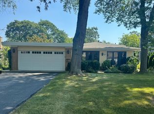 1337 Knollwood Rd, Deerfield, IL 60015