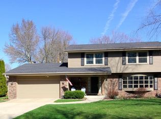 8756 N Greenvale Rd, Bayside, WI 53217