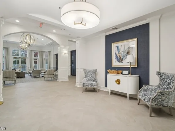 5101 Pointe Gate Dr #101, Livingston Twp., NJ 07039