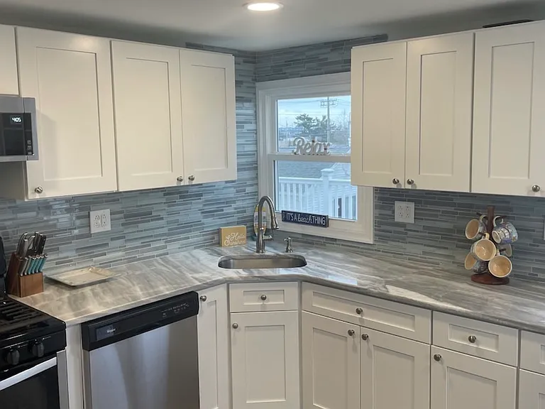 1510R Bay Blvd — Photo 6
