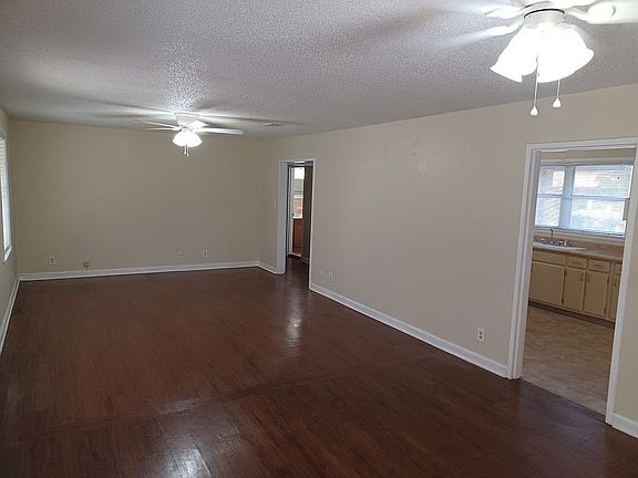 5th image of 216 Armstrong Ave