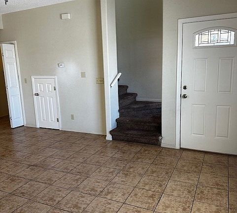 4th image of 240 Val Verde St #B