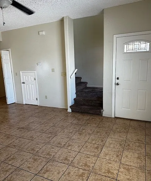 240 Val Verde St #B — Photo 4