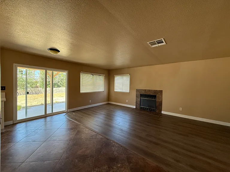 43834 Easy St — Photo 7