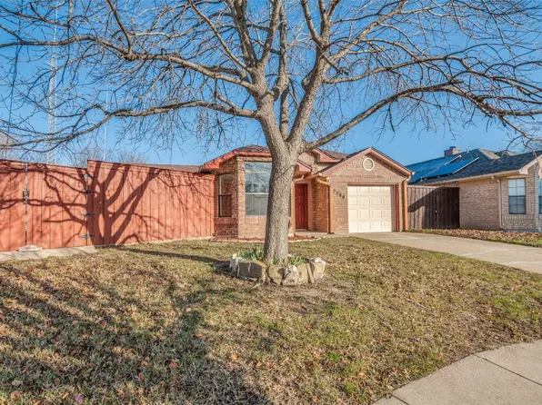 2700 Game Lake Dr, Irving, TX 75060