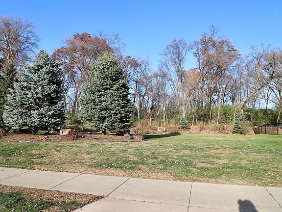 4th image of 2644 Oak Lawn Dr