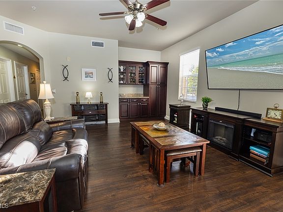 2nd image of 1520 SW 50th St APT 102